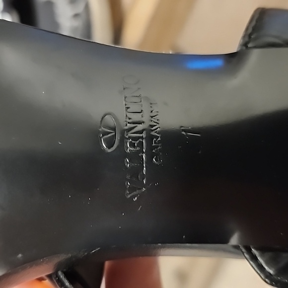 Valentino Garavani Black & Gold Block Heel - Picture 10 of 11